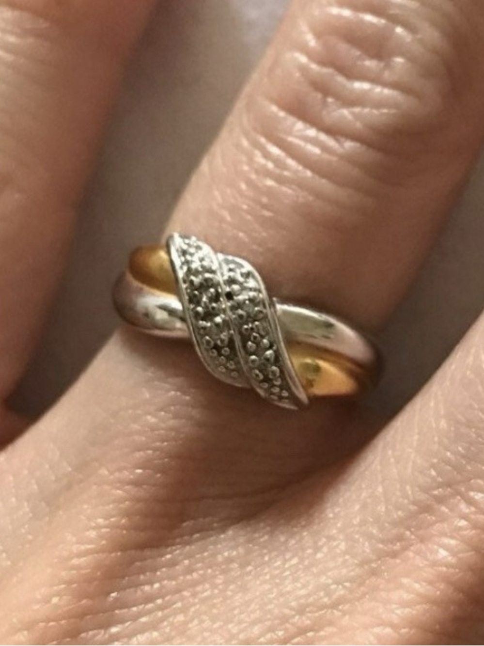 Sterling .925, Gold. small Diamond two tone Ring 3.4g Stackable gold knot Sz 5